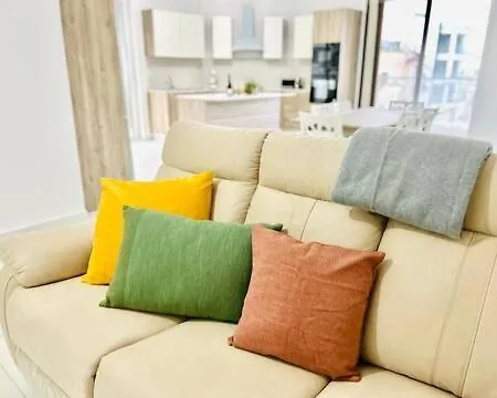 St Julians Brand New Lejlighed *