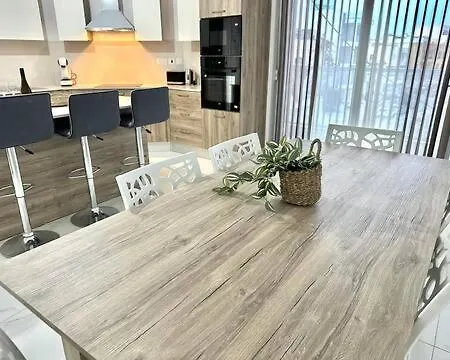Lejlighed St Julians Brand New *