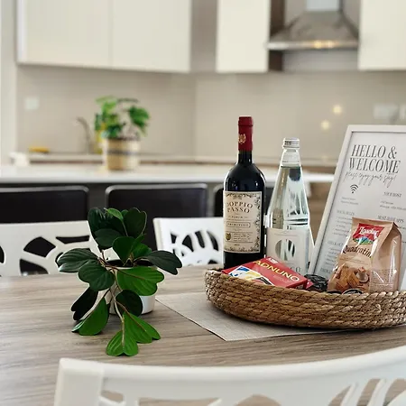 St Julians Brand New Apartment *