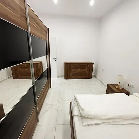 St Julians Brand New * Is-Swieqi
