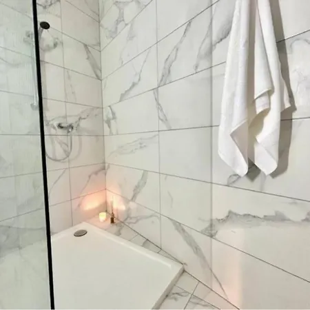 St Julians Brand New Apartment *