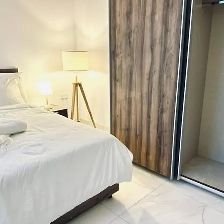 St Julians Brand New Apartment *