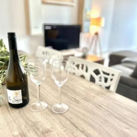 St Julians Brand New Apartment