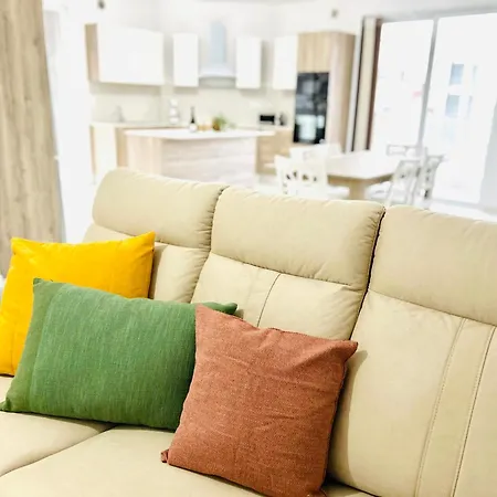 St Julians Brand New Apartment