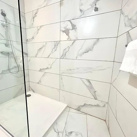 St Julians Brand New Apartment *