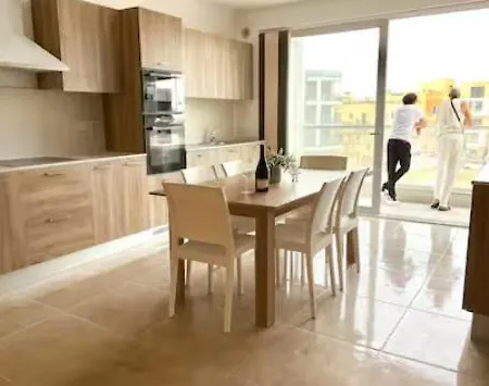 St Julians Brand New Apartament Is-Swieqi