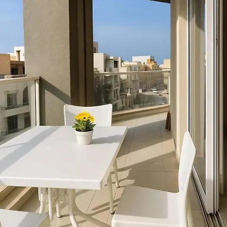 St Julians Brand New Apartment *